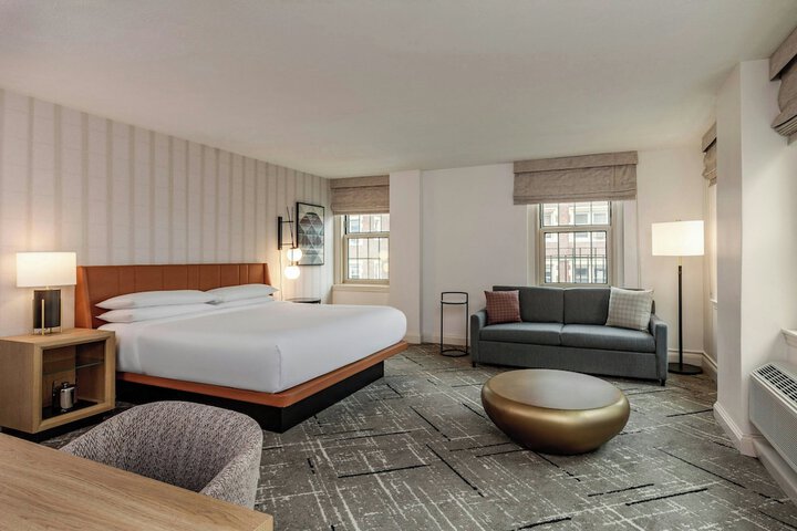 Sheraton Commander Hotel