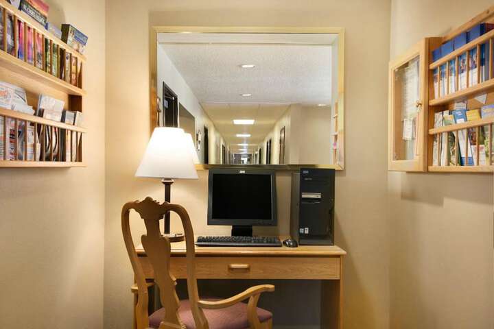 Business Center 22 of 22