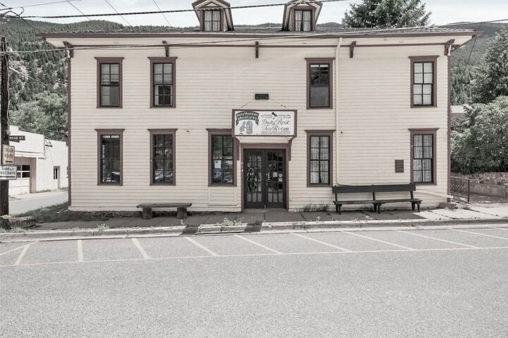 St James Hotel