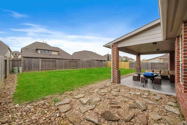 Houston House Sleeps 16~Arcade Style Game Room