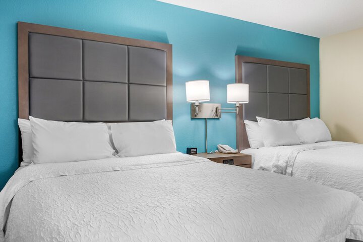 Room 10 of 34