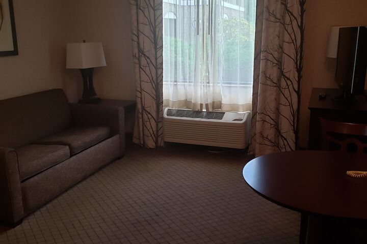 Holiday Inn Express Grove City by IHG