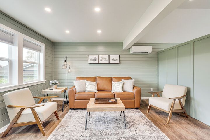 Idyllic Enumclaw Studio w / Mount Rainier Views