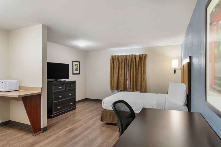 Extended Stay America Select Suites St. Louis Earth City