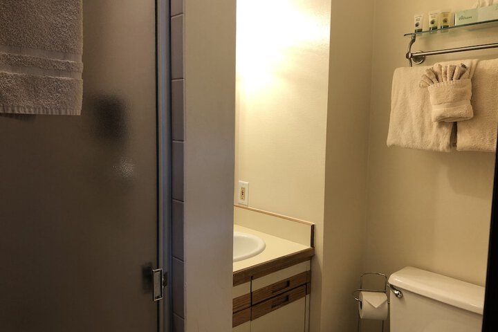 Room 18 of 97