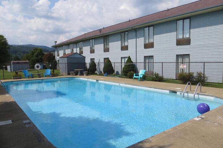 Pool 10 of 50