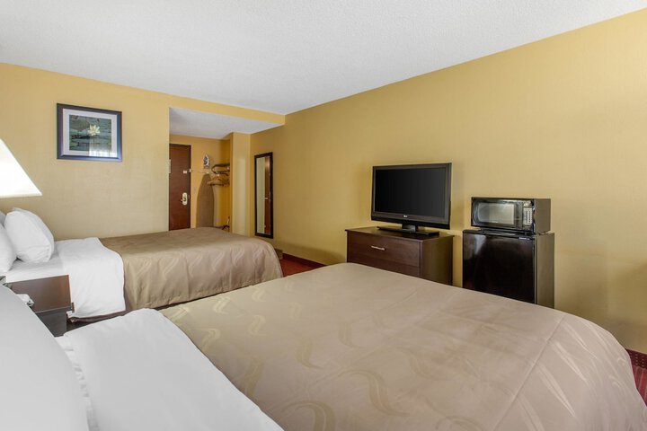 Room 6 of 40