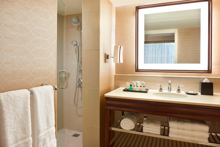 Room 32 of 118