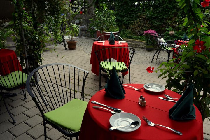 Dining 62 of 74