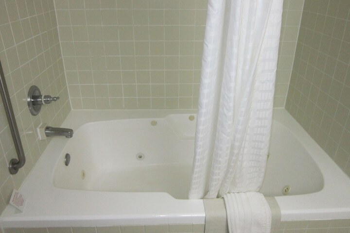 Quality Inn Nashville - Bloomington