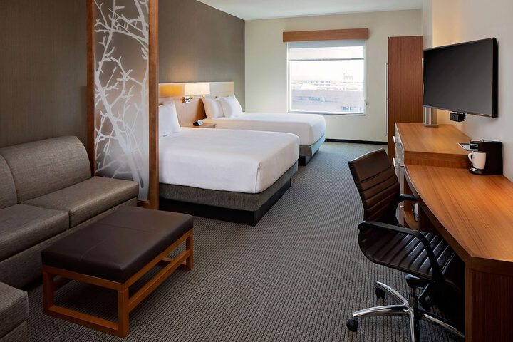 Hyatt Place Glendale / Los Angeles