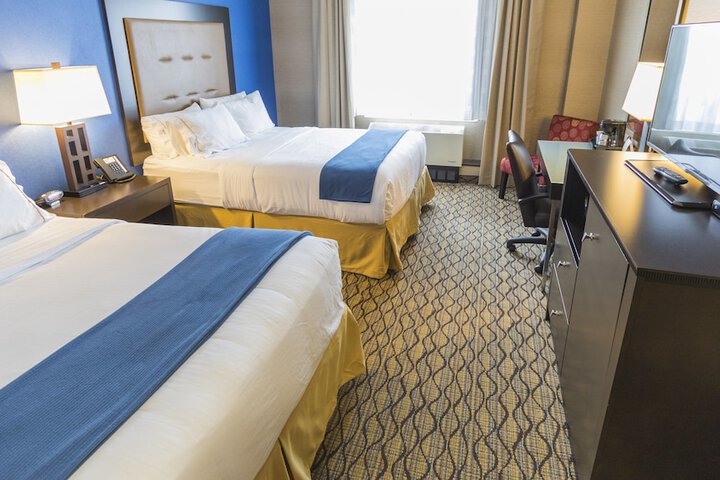 Holiday Inn Express & Suites Thunder Bay by IHG