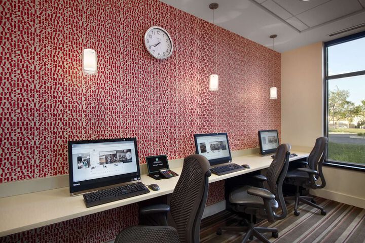 Business Center 62 of 64
