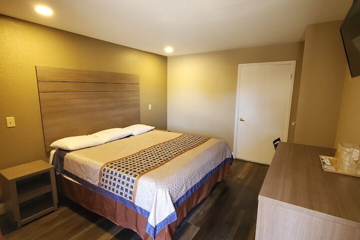 Room 15 of 30