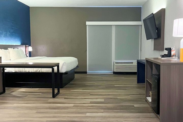 Room 15 of 50