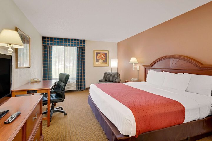 Room 11 of 26