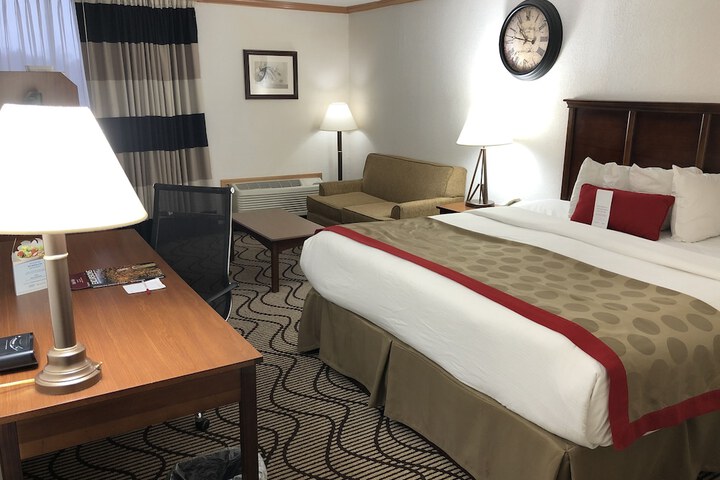 Room 6 of 36