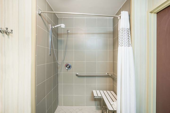 Room 6 of 29