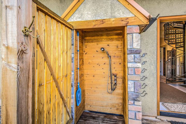Mountain Getaway Cabinhot Tub & Pool Table4bd