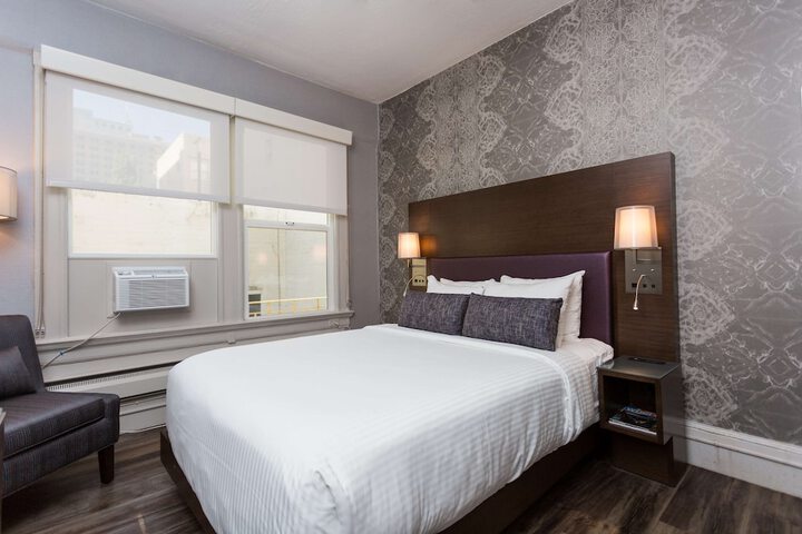 Room 14 of 38