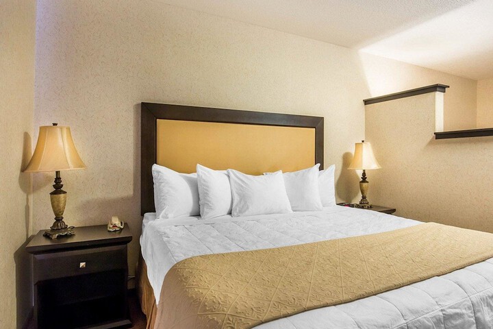 Room 14 of 30