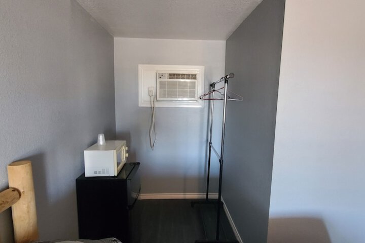 Room 13 of 22