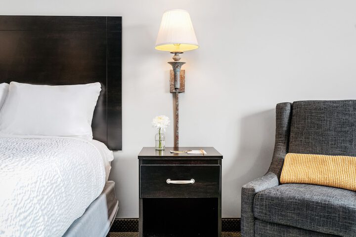 Room 12 of 25