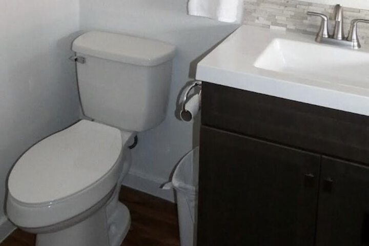 Room 4 of 7