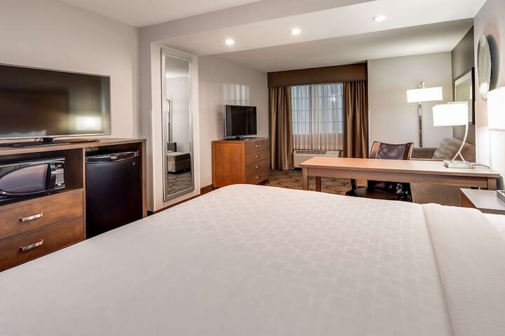 Room 13 of 25