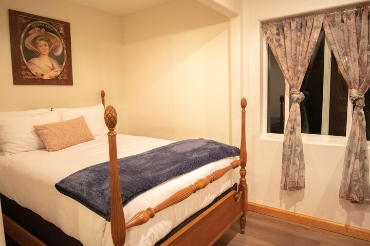 Room 16 of 50