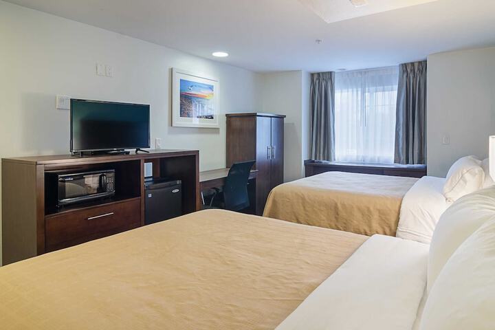 Room 32 of 39