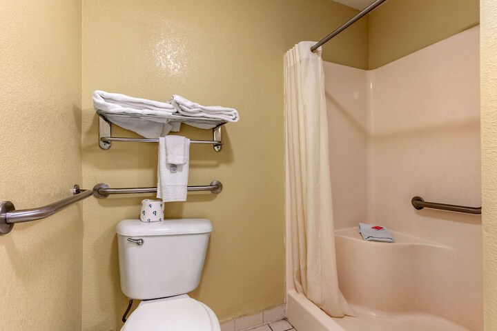 Room 27 of 27