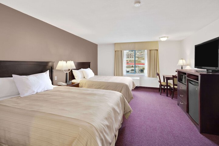 Room 8 of 22