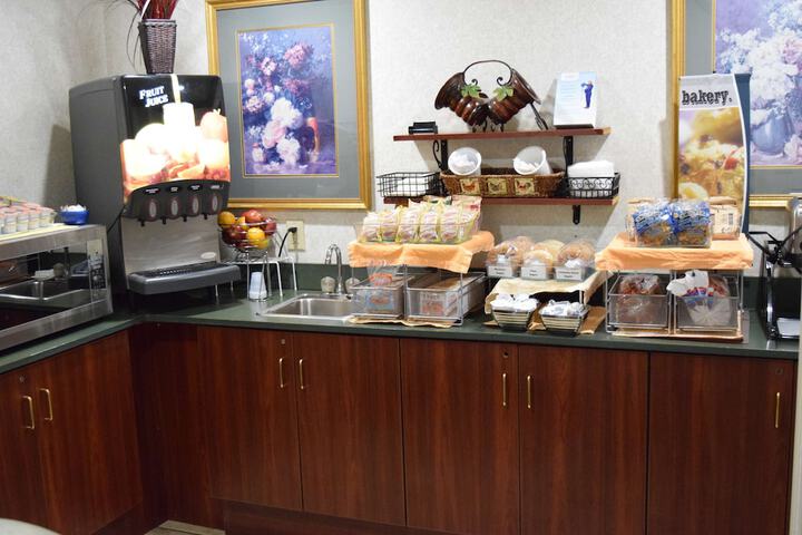 Breakfast/Coffee Service 37 of 43