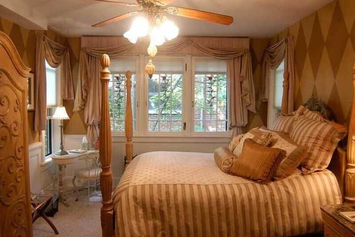 Room 16 of 22