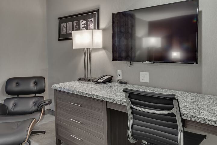 Home Inn & Suites Saskatoon South