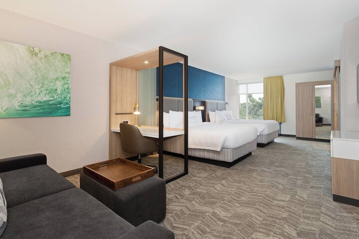 Room 12 of 27