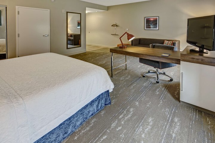 Room 30 of 42