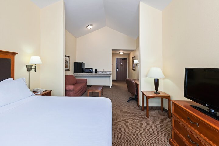 Room 15 of 38
