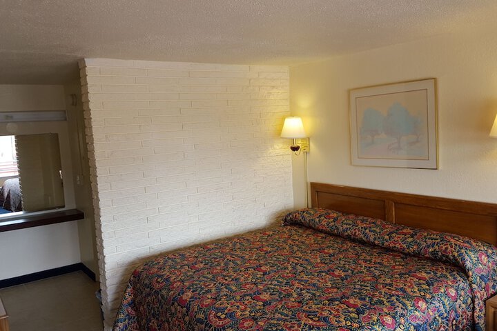 Room 20 of 35