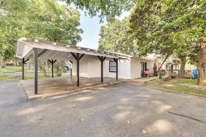 Waterfront Home w / Dock in South Grand Lake!
