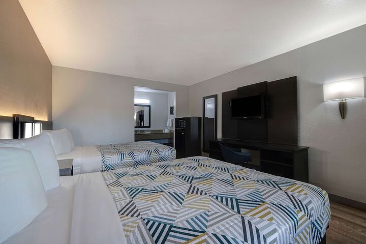 Room 26 of 30