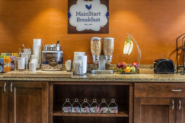 Breakfast/Coffee Service 42 of 51
