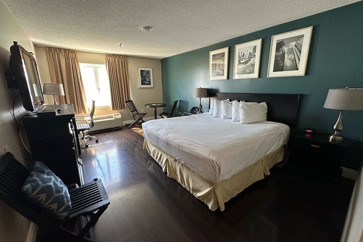 Room 16 of 29