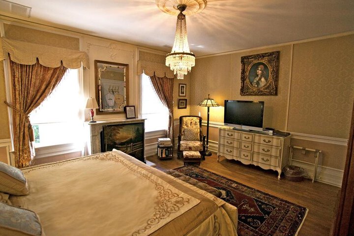MELANGE BED AND BREAKFAST