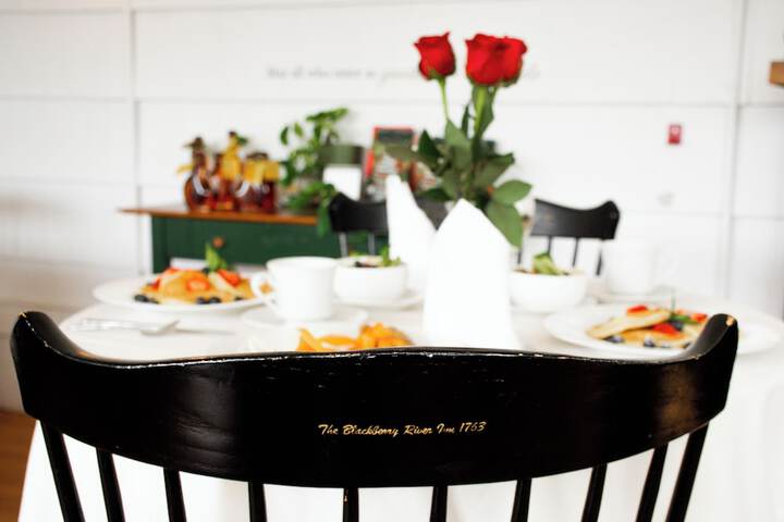 Breakfast/Coffee Service 138 of 142