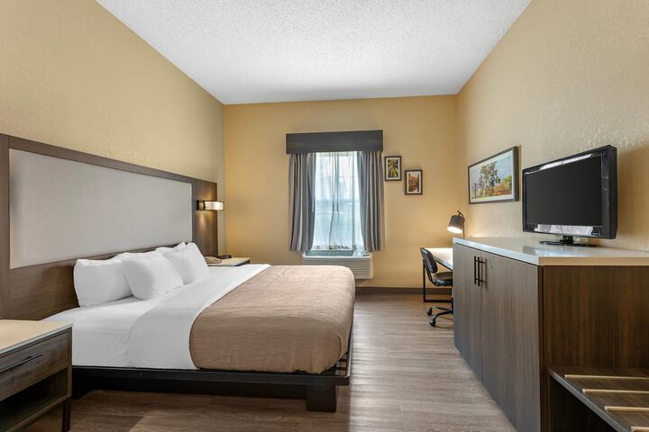 Quality Inn & Suites Bellville - Mansfield