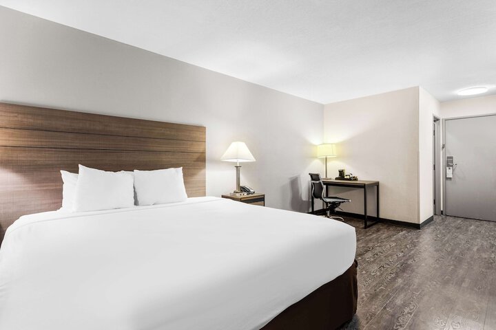 Room 14 of 32