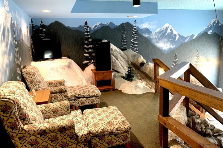Room 261 of 334