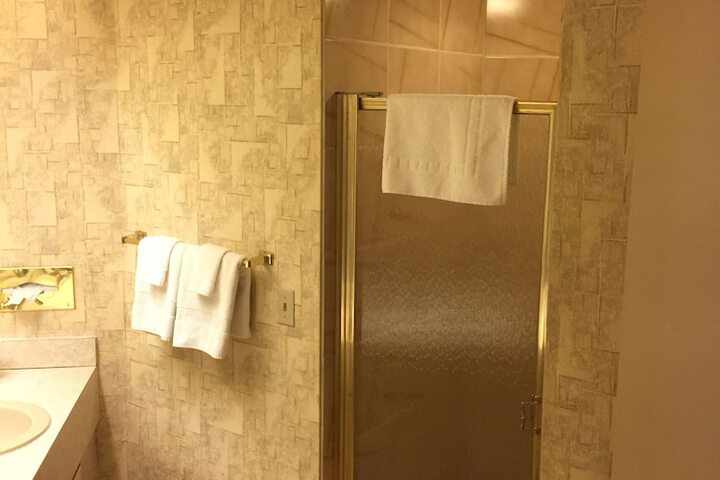 Room 127 of 334